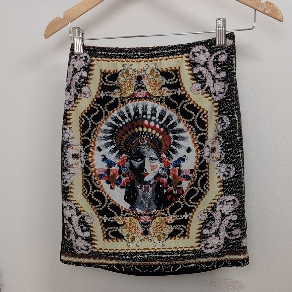PARISIAN COLLECTION TRIBAL SKIRT SIZE SMALL